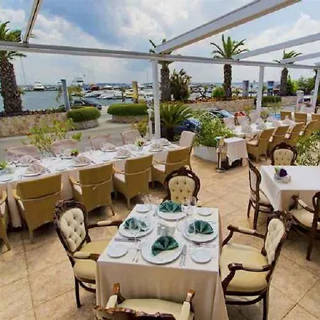 Отель Palace Marina Dinevi 5*