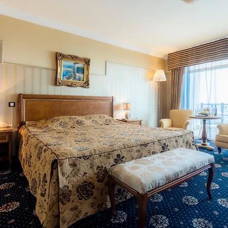 Отель Palace Marina Dinevi
