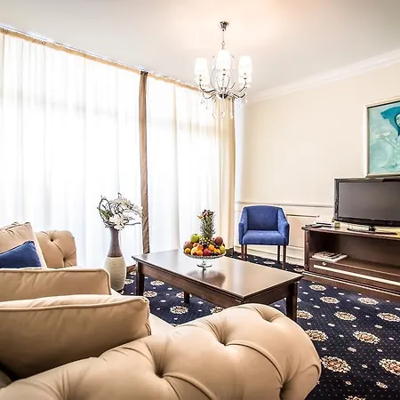 Отель Palace Marina Dinevi
