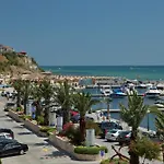 Palace Marina Dinevi Hotel