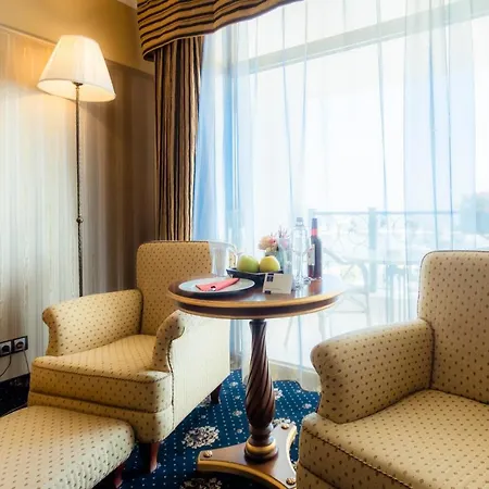 Hotel Palace Marina Dinevi 5*