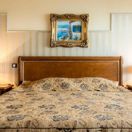Hotel Palace Marina Dinevi 5*