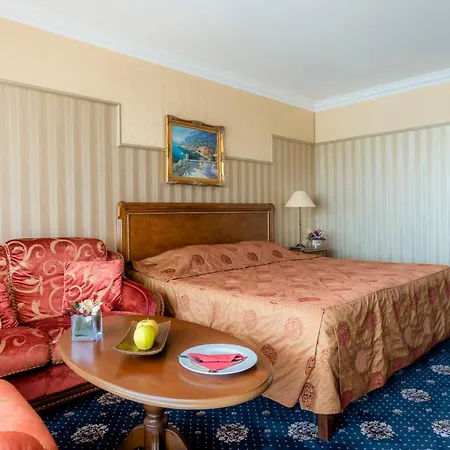 Hotel Palace Marina Dinevi