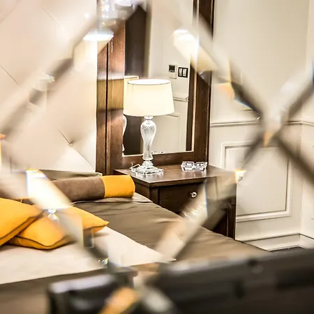 Szálloda Palace Marina Dinevi 5*