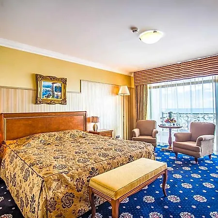 Hotel Palace Marina Dinevi 5*
