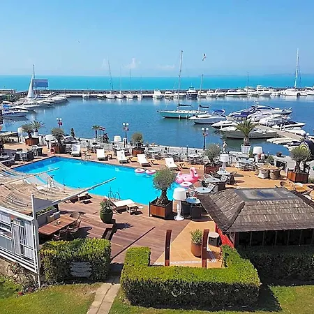 Hotel Palace Marina Dinevi