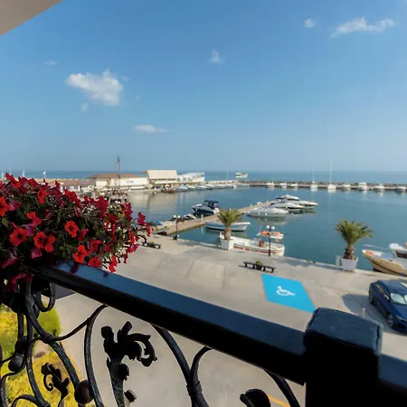 Palace Marina Dinevi Отель 5*