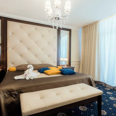 Отель Palace Marina Dinevi
