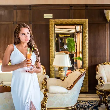 Palace Marina Dinevi