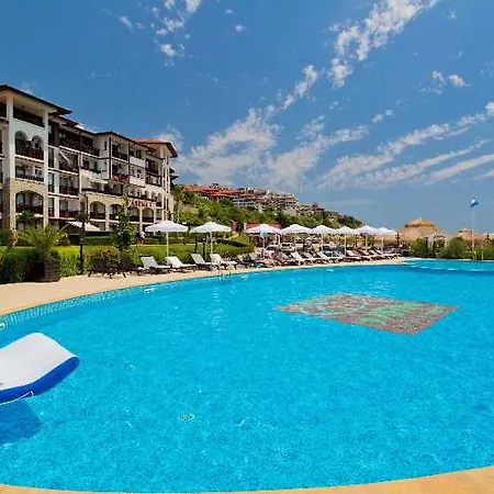 Szálloda Palace Marina Dinevi