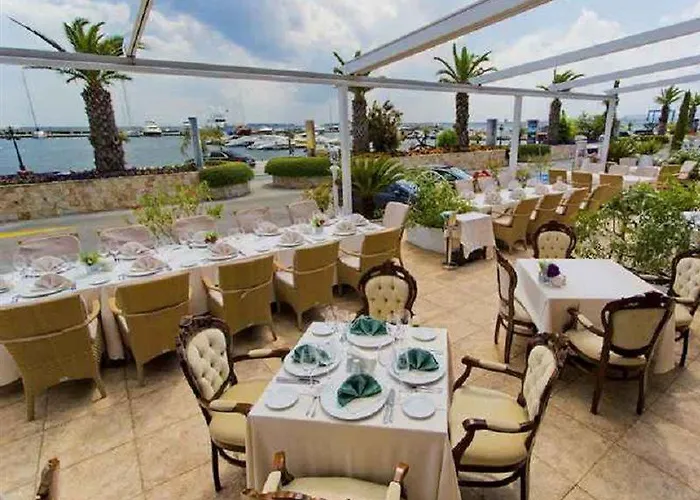 Ξενοδοχείο Palace Marina Dinevi 5*