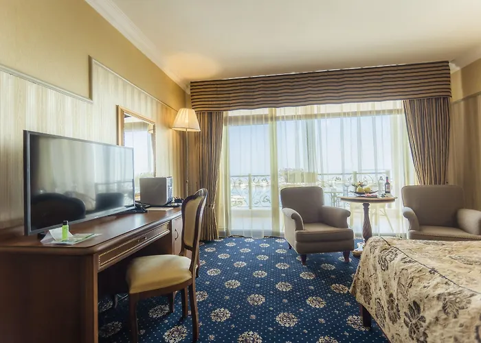 Palace Marina Dinevi Отель 5*