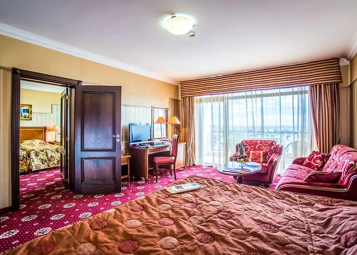 Palace Marina Dinevi Отель Свети-Влас