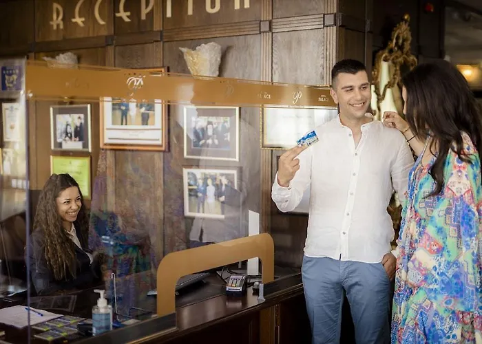 Hotel Palace Marina Dinevi 5*