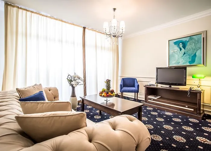 Отель Palace Marina Dinevi