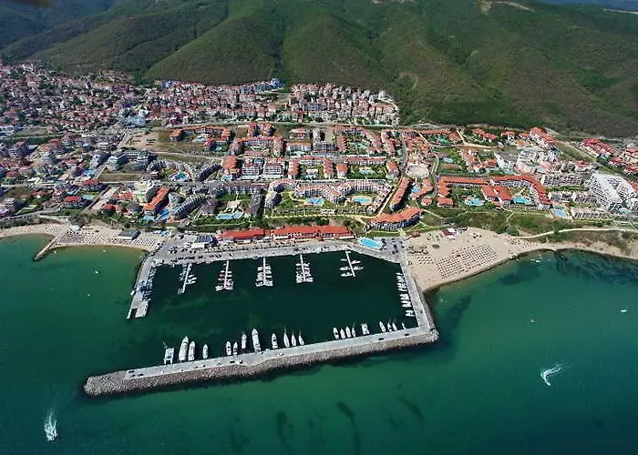 Отель Palace Marina Dinevi 5*