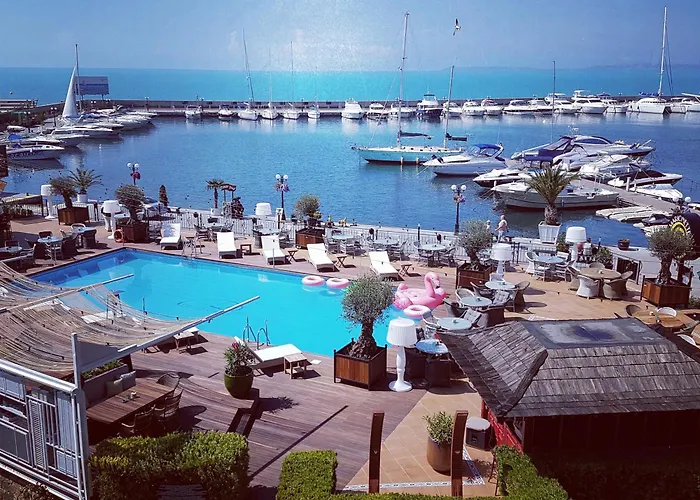 Отель Palace Marina Dinevi Свети-Влас