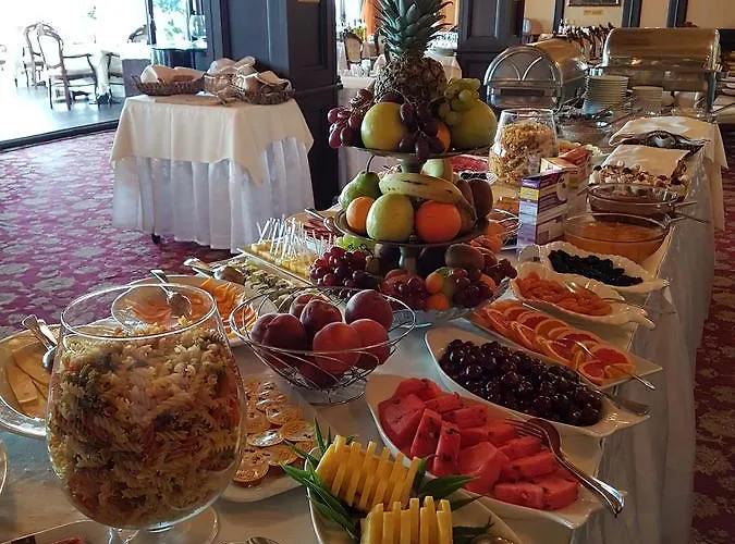 Palace Marina Dinevi Отель