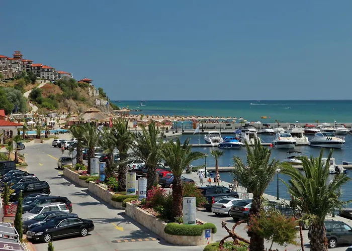 Palace Marina Dinevi Отель